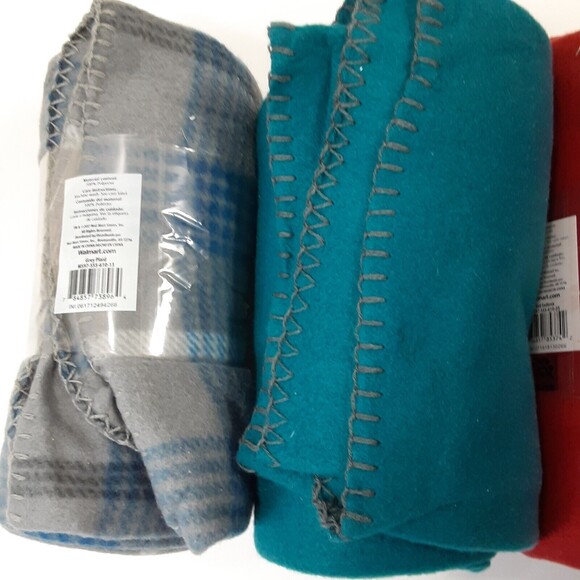 New Mainstays Fleece Throw Blankets - Lot of 4 - 50" x 60" - See Description - Picture 7 of 11